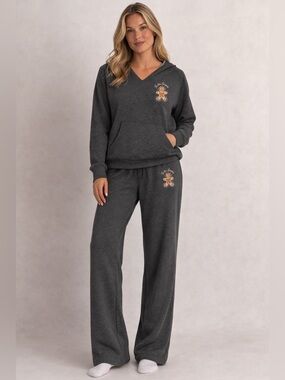 NWT Christmas Loungewear Set Hoodie Sweatpants Gingerbread Holiday